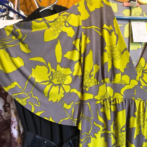 Lux Medium Floral Dress - Picture 4 of 4